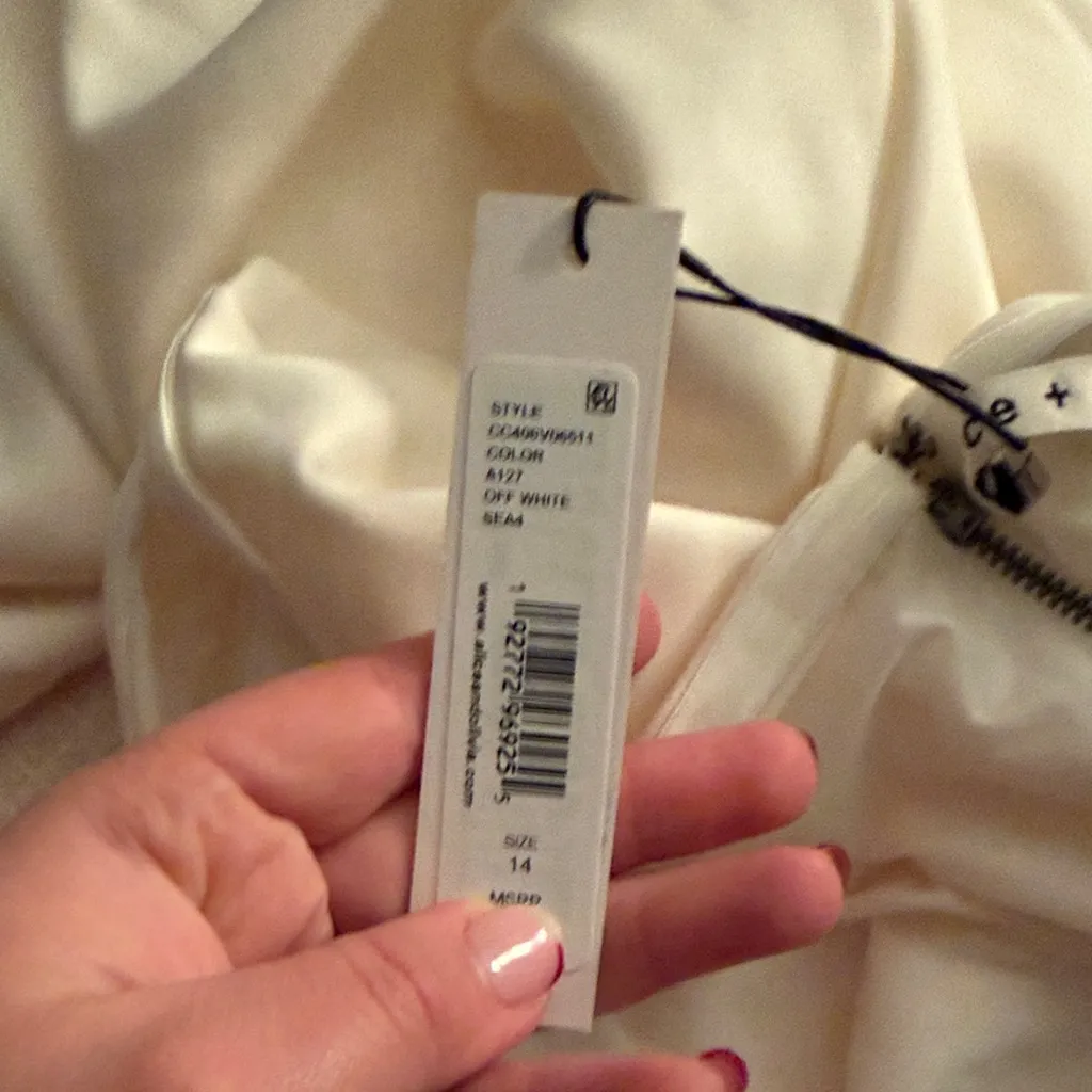 Elegant White Women's dress - Image 5