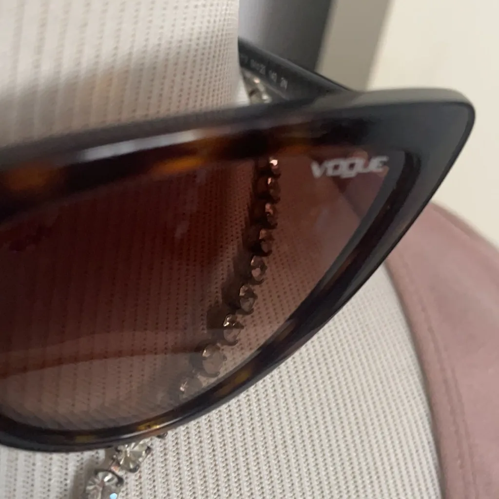 Vogue VO5211 Ladies Polarized Sunglasses Cateye Tortoise Brown 54mm - Image 3