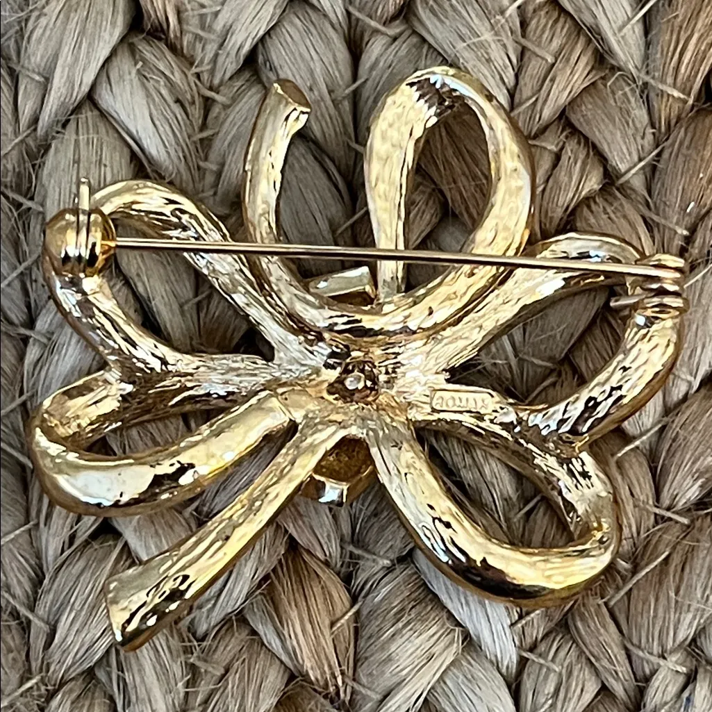 Vintage Roman Gold Tone and Red Enamel Bow Brooch with Rhinestones - Image 3