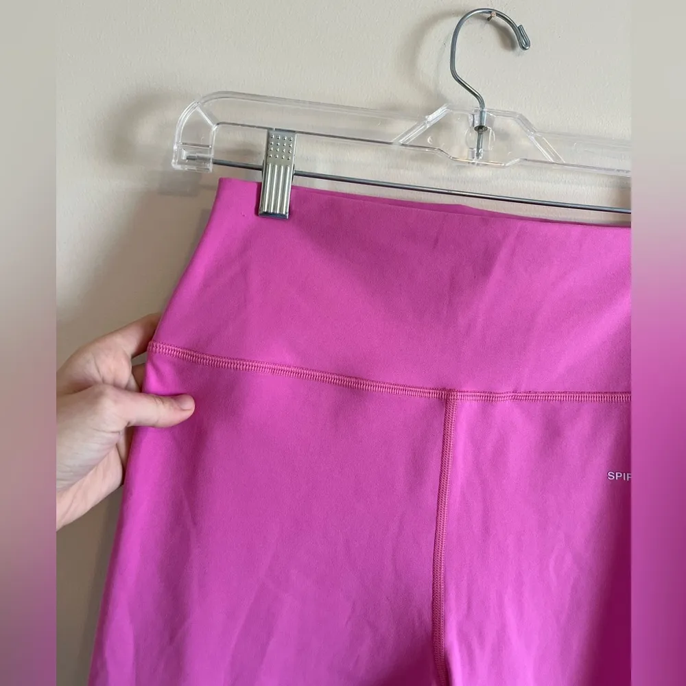 [Spiritual Gangster] Bubble Gum Pink Capri Length Leggings- Size Large - Image 4