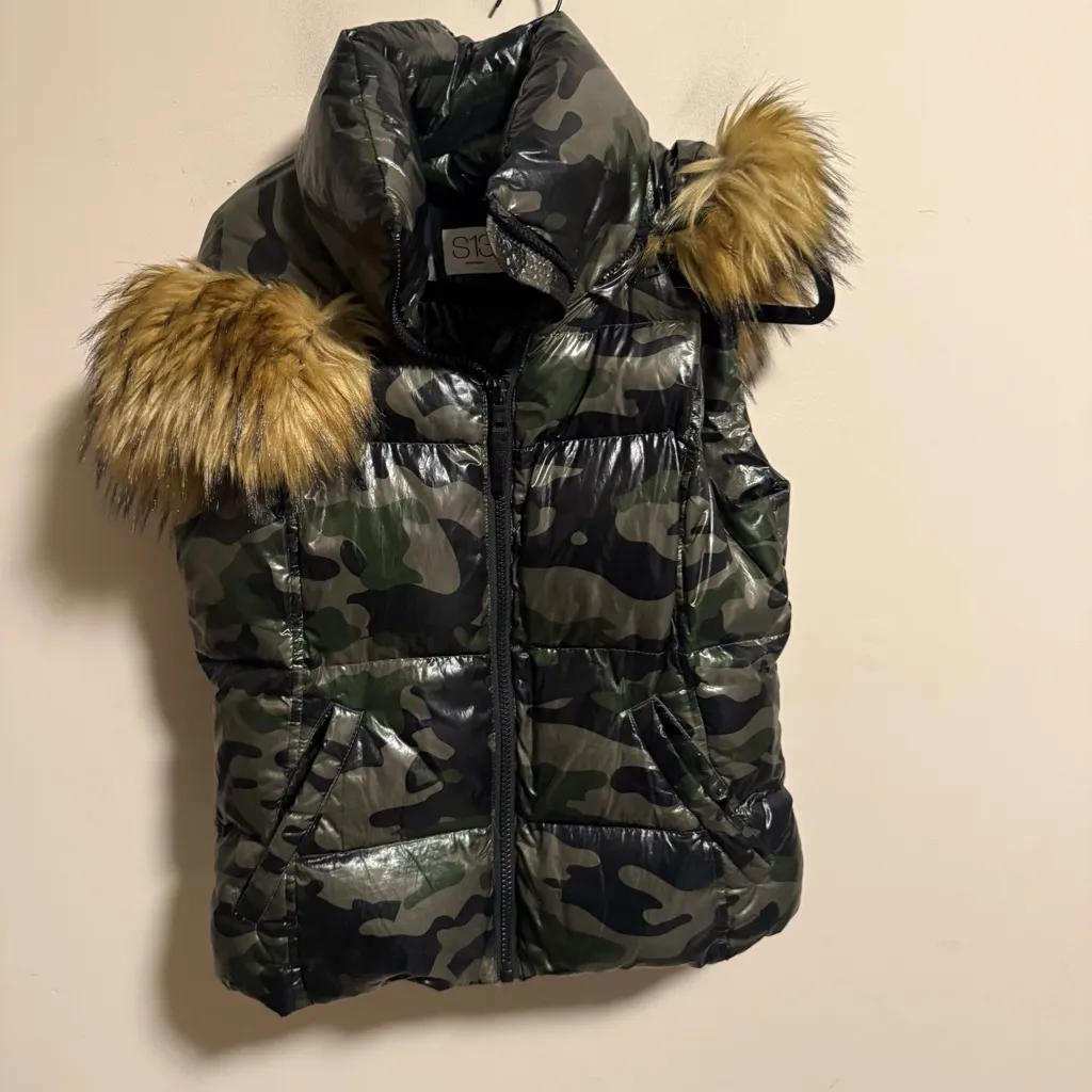 S13 Green Camo Glossy Shiny Puffer Vest Faux Fur - Image 3