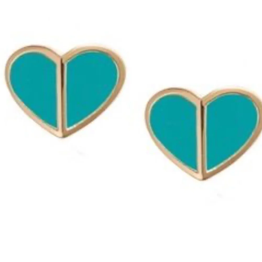 New KATE SPADE NEW YORK
HERITAGE SPADE SMALL HEART STUDS with Dust Bag - Image 2