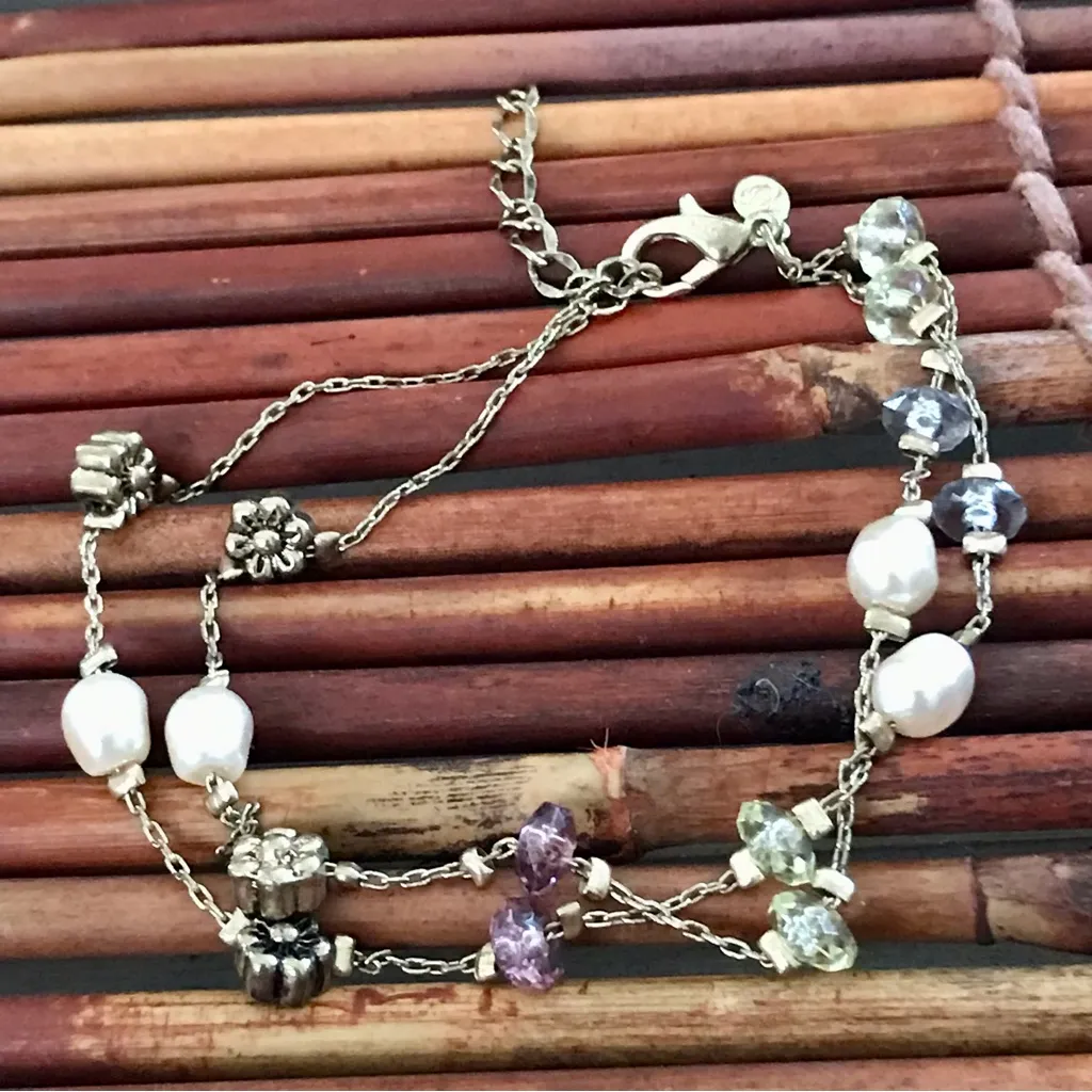 Premier Designs Dainty Flower & Faux Pearl Bracelet - Image 3