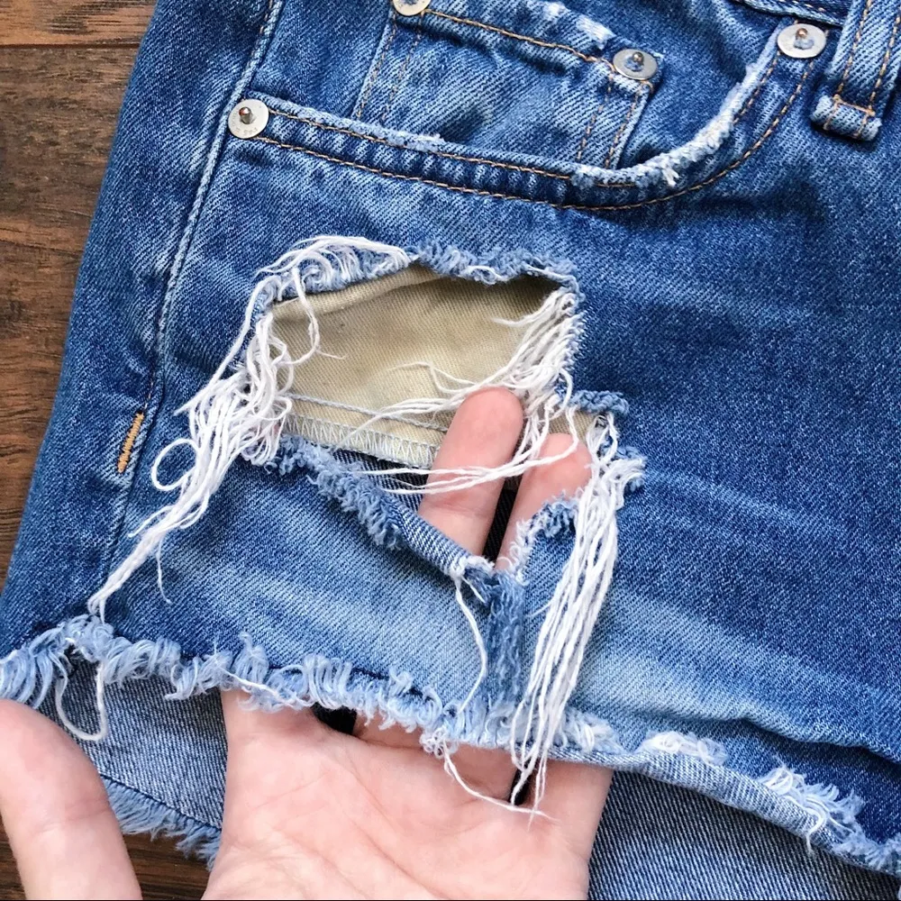 rag & bone • The Cut Off Shorts low rise denim blue jean distressed frayed mini - Image 13