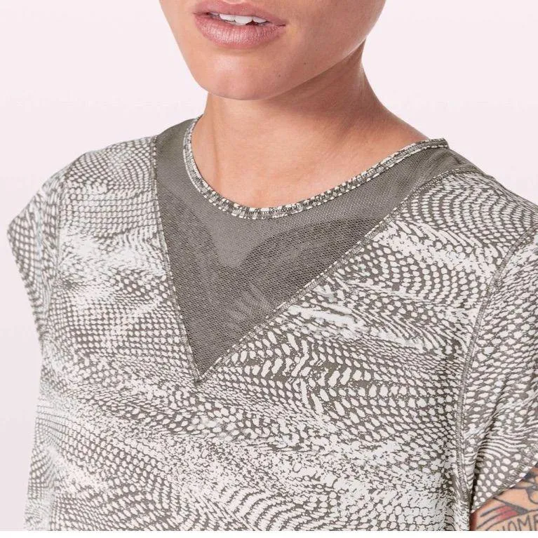 Lululemon For The Run Short Sleeve in Swerve Vapor Metal Grey - Image 3