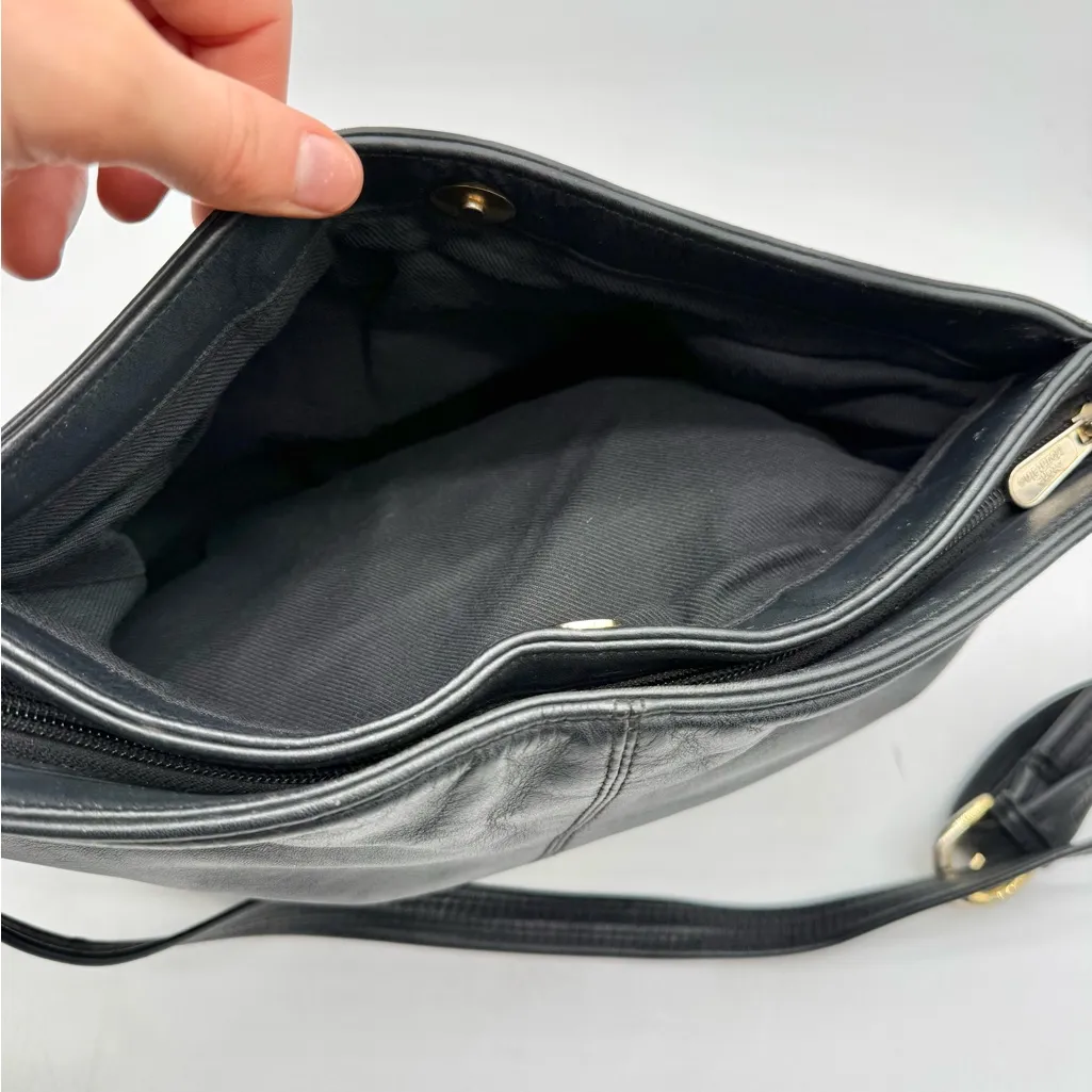 Stone Mountain Black Leather Crossbody Shoulder Bag Vintage Minimal - Image 10