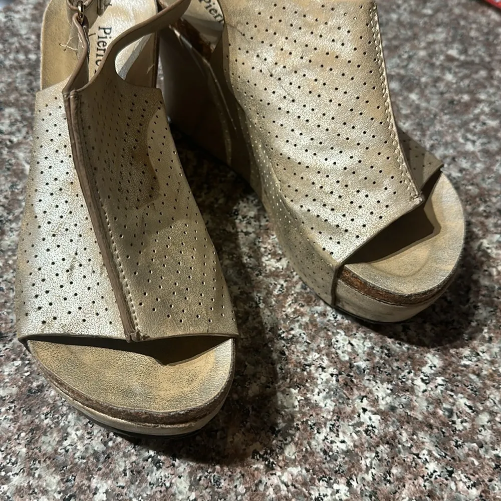 Gold Platform Wedges - Image 10