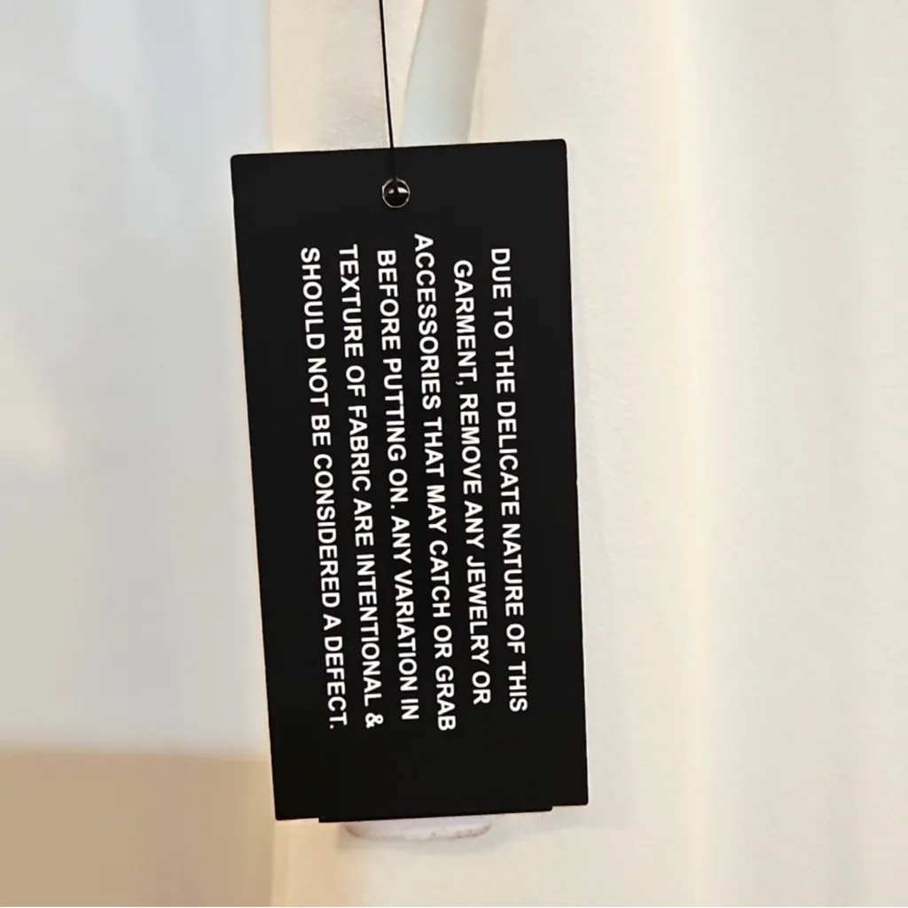 NWT Karl Lagerfeld White Sleeveless Dress with diamond bow embellishment. Size 6 - Image 9