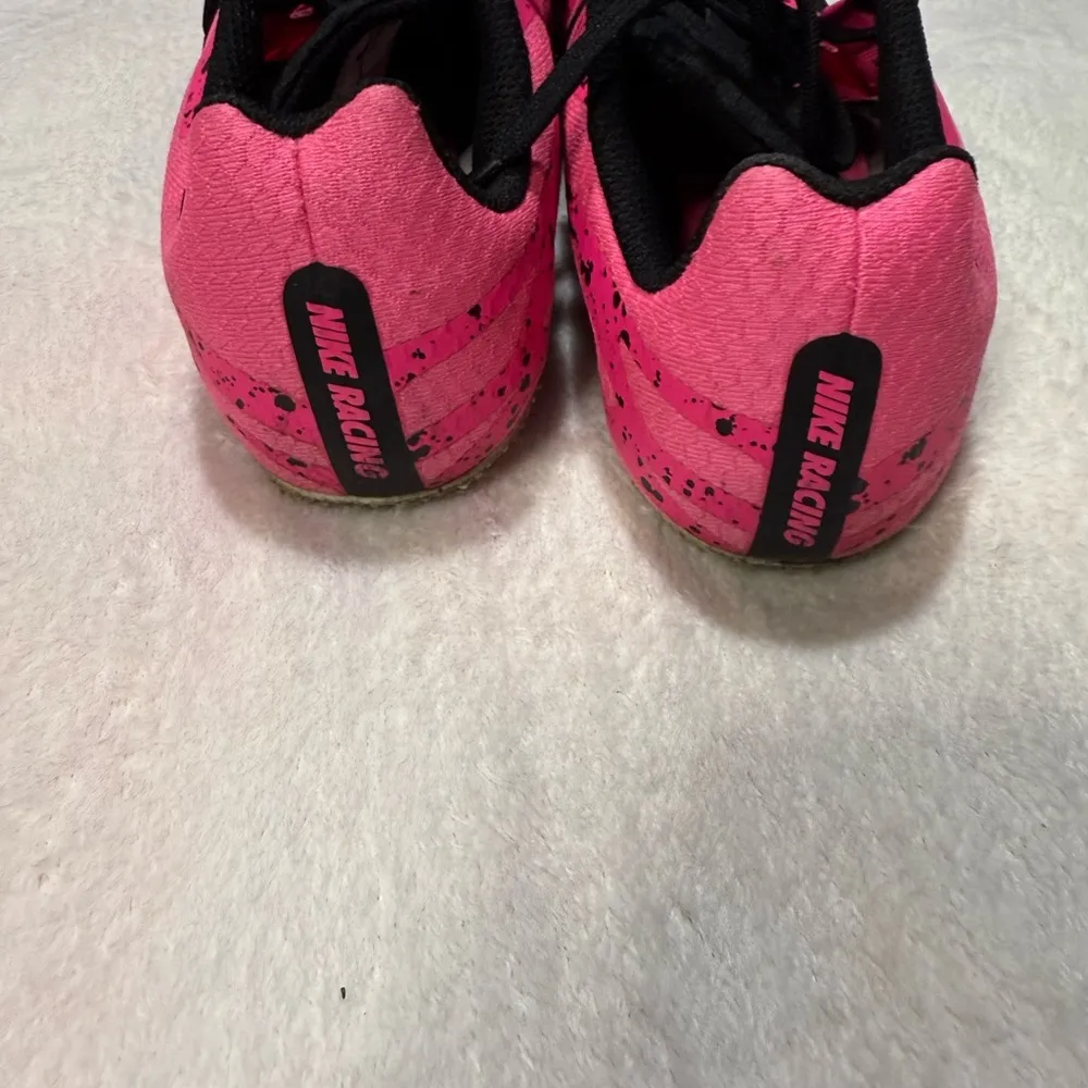 Nike Pink and Black Athletic Shoes with Speckled Design - Image 3