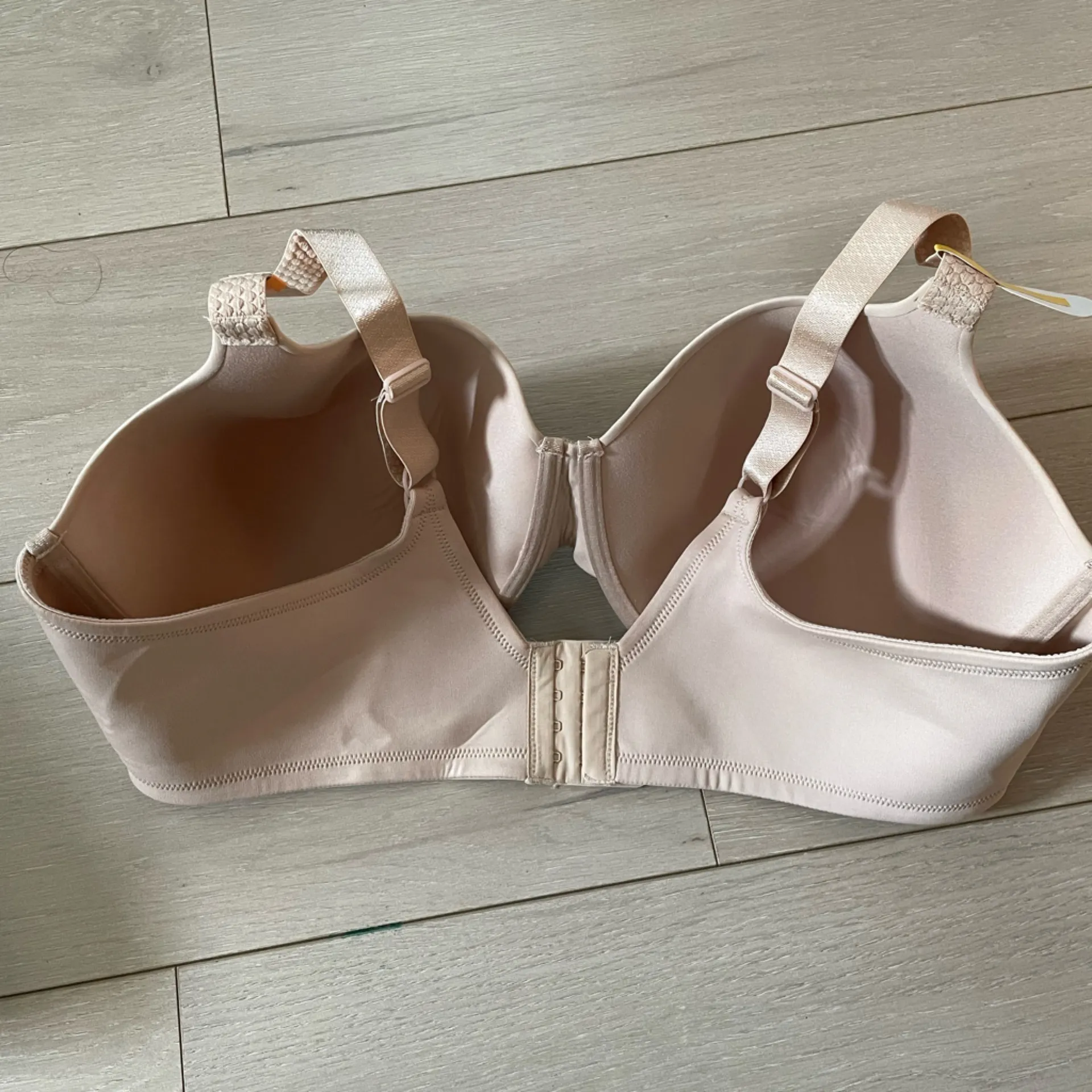 New With Tags Vanity fair 44DD Bra beige - Image 3