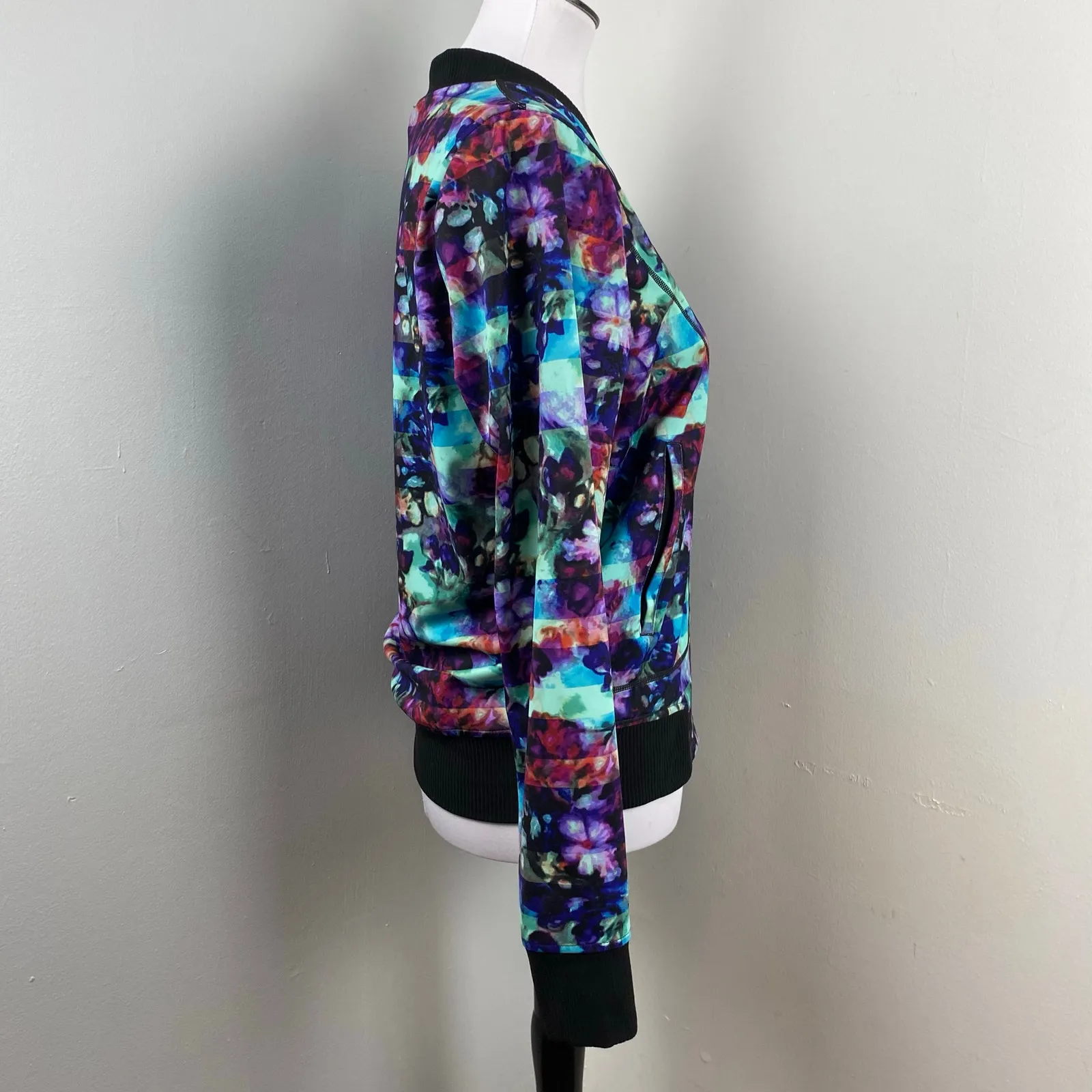 Athleta Floral Fade Bombtastic Jacket Medium Multicolor Abstract - Image 6