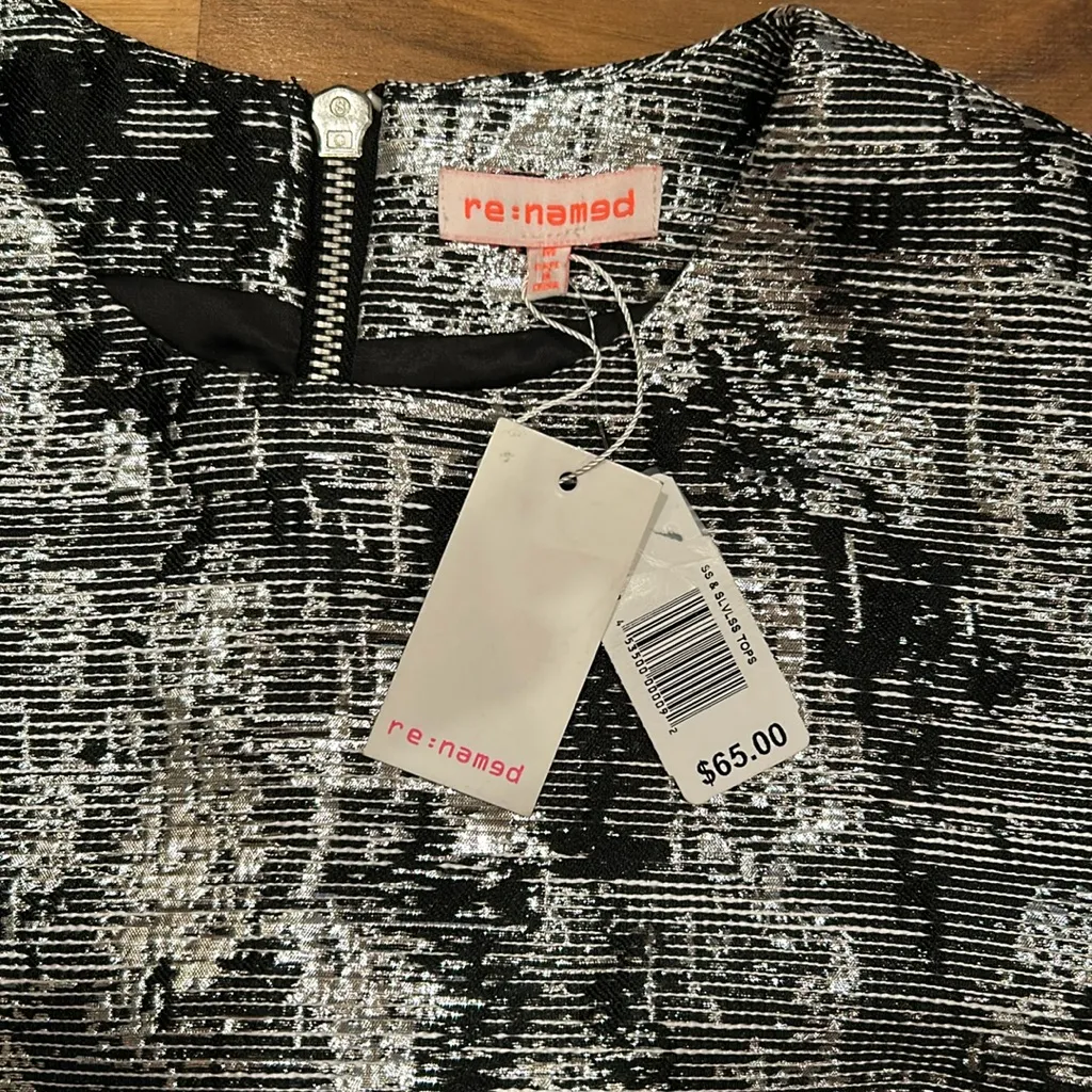 Re:named top NWT metallic sliver and black perfect for holidays-‎ - Image 3