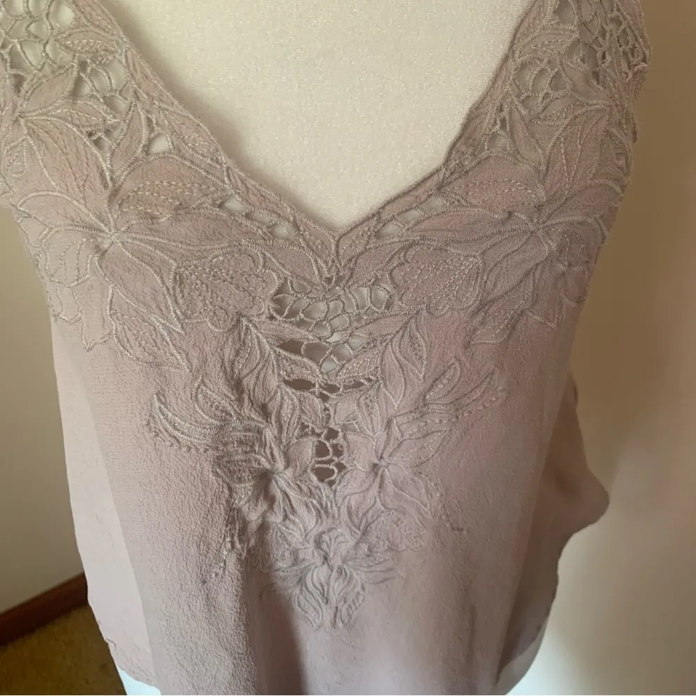 Astr High Low Racerback Tank with Lace Detail in Blush Beige Size Small - Image 2