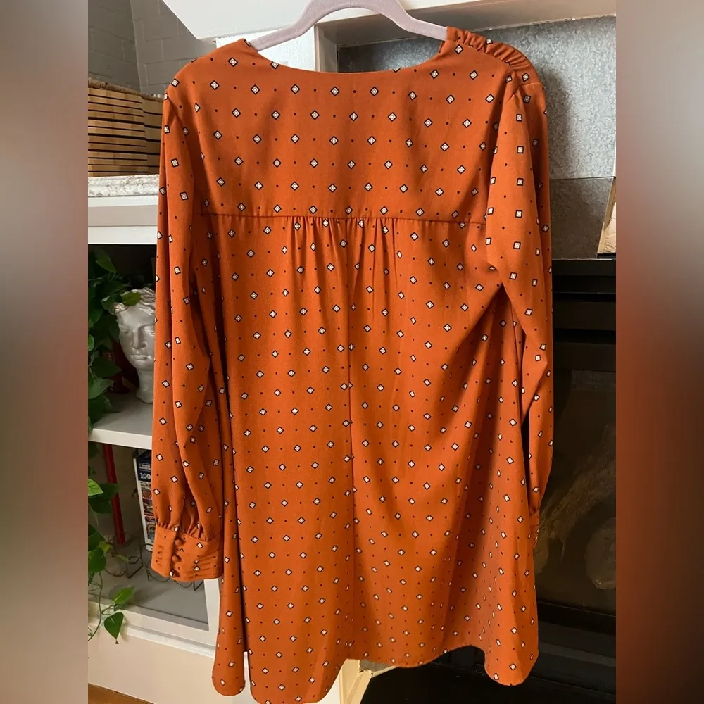 Orange V-Neck Dress with Diamond Pattern - Image 3