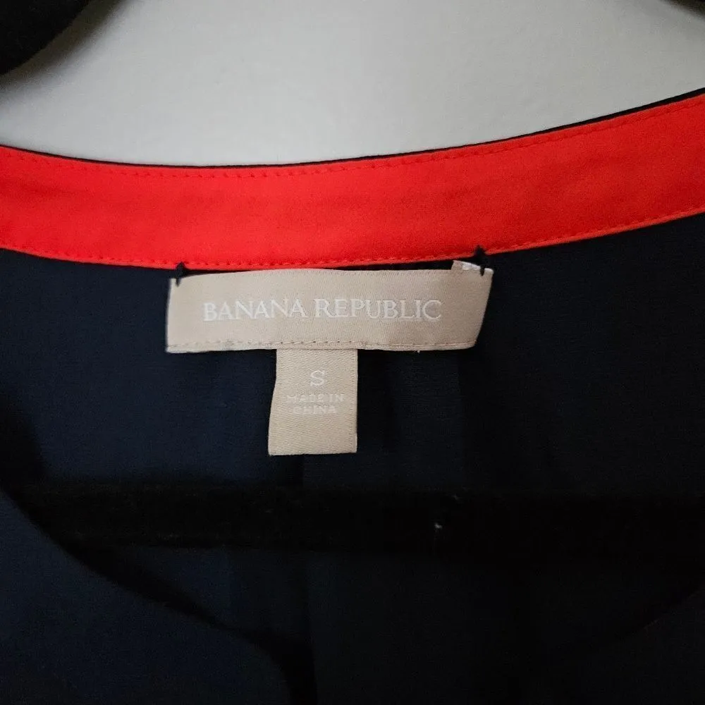 Banana Republic Blouse Short Sleeve Navy Blue Silver Clips Business Casual Light - Image 6