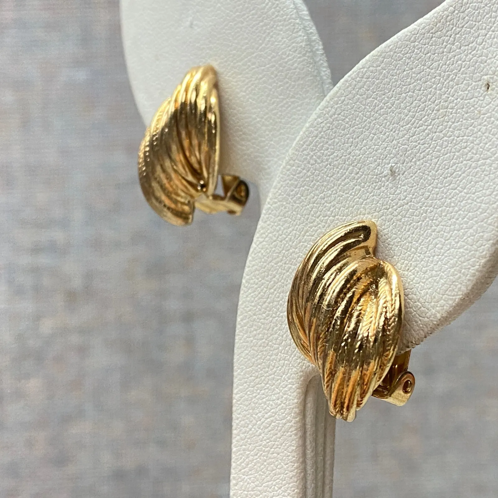 Elegant Gold Tone Swirl Textured Clip On Earrings Statement Fashion Jewelry - Image 3