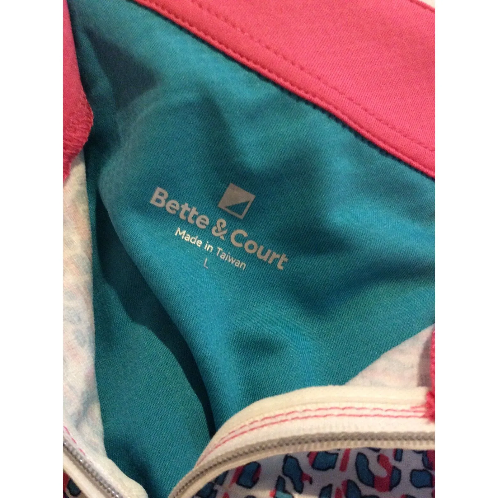 Bette & Court Golf Front Zip Large L Sleeveless - Image 4