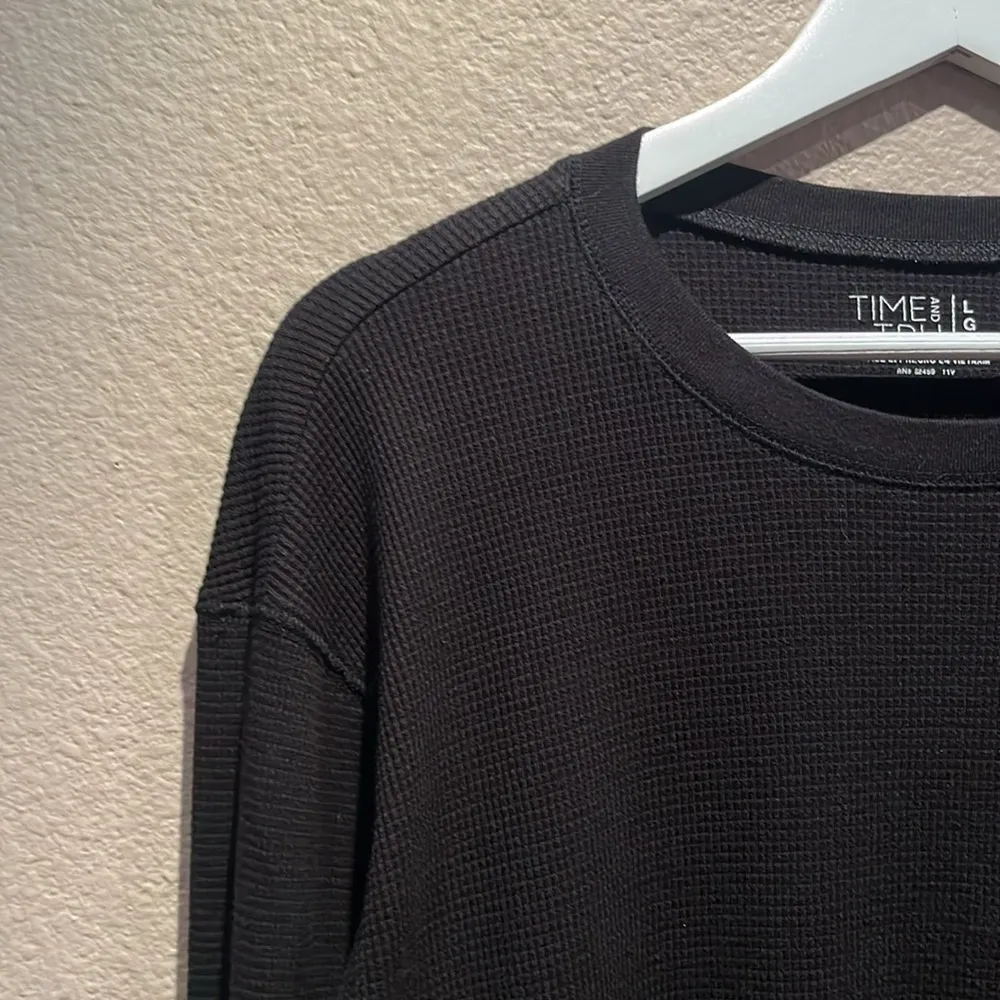 Time and Tru Women’s Black Thermal Waffle Knit Long Sleeve Tee Size Large 12-14 - Image 3