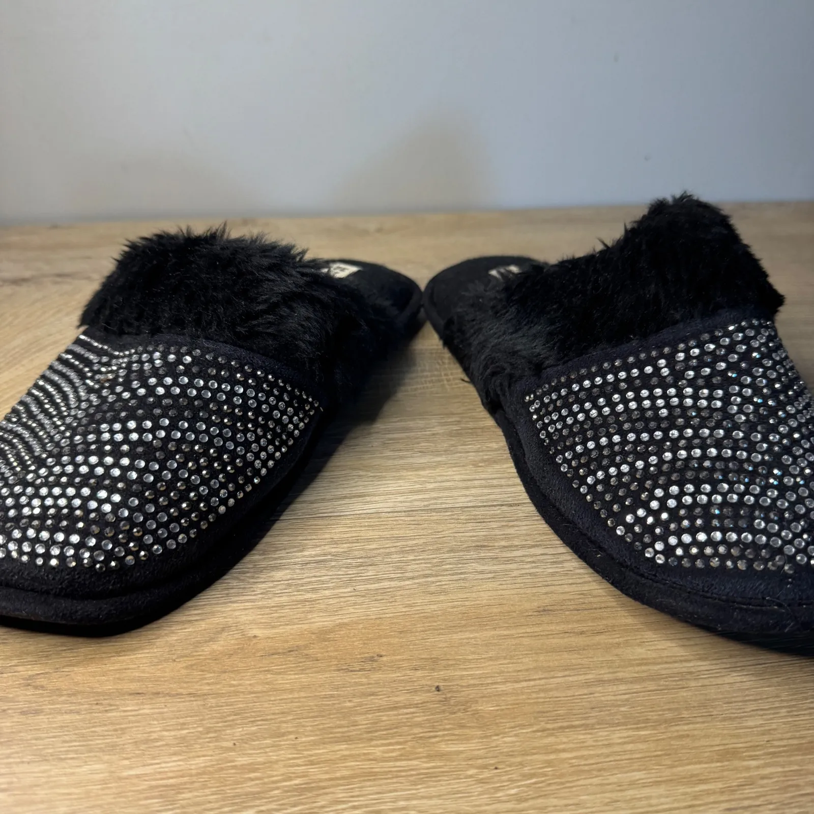 Naturalizer Slippers Black Rhinestone Faux Fur Lined Womens Size‎ M (7-8) - Image 5