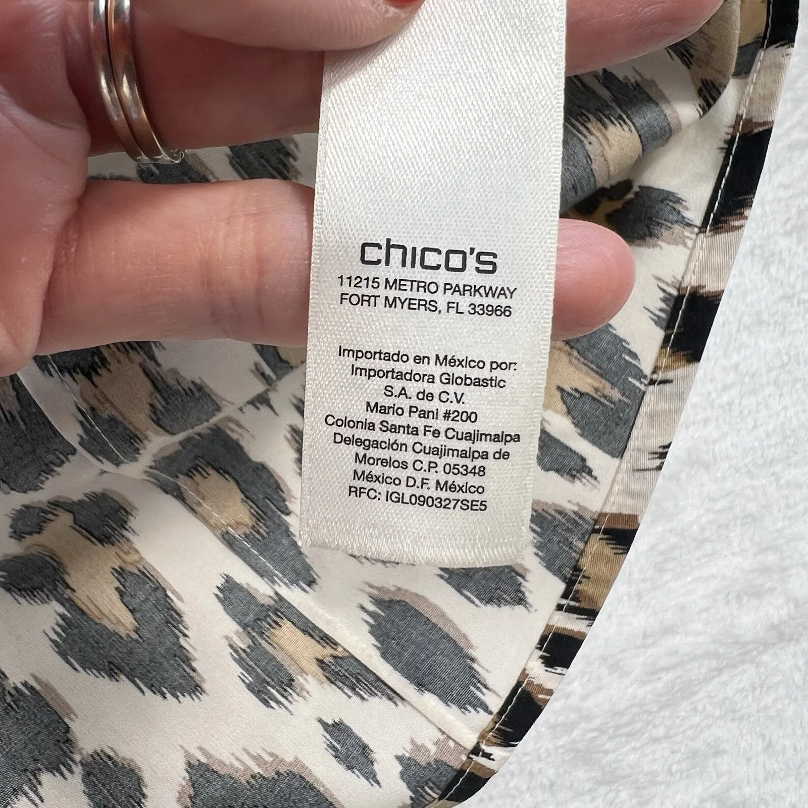 Chico's 0 US S 4 No Iron Button Down Up Shirt Effortless Love Leopard Woman's - Image 12