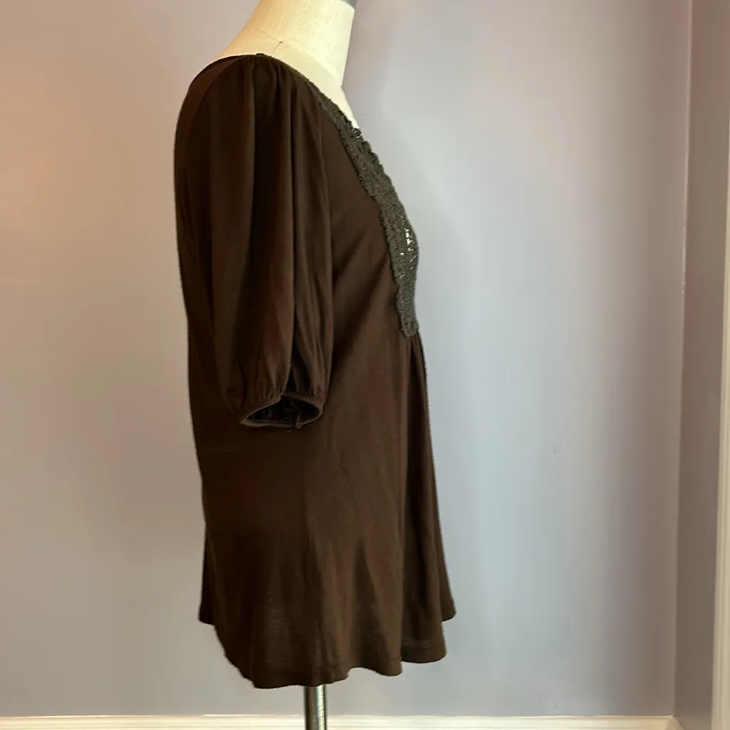 Dark brown crocheted lace bib front elbow puff sleeve top Size L - Image 3