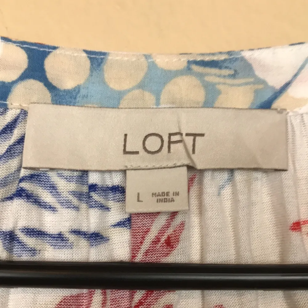 LOFT Women's Angel Fish Nautical Split Neck Ruched Flutter Sleeve Blouse - Image 6