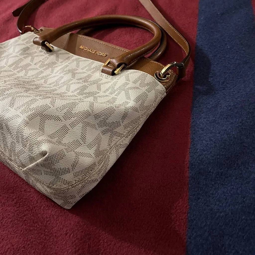 Michael Kors Aubrey Logo Sig cream Brown Leather MK Sign. Satchel Bag Vanilla - Image 4