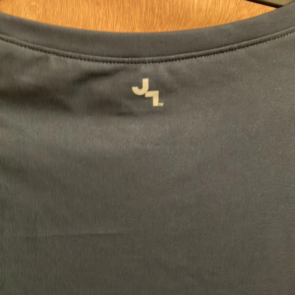 Joy Lab color block fitness workout top woman’s size medium - Image 7