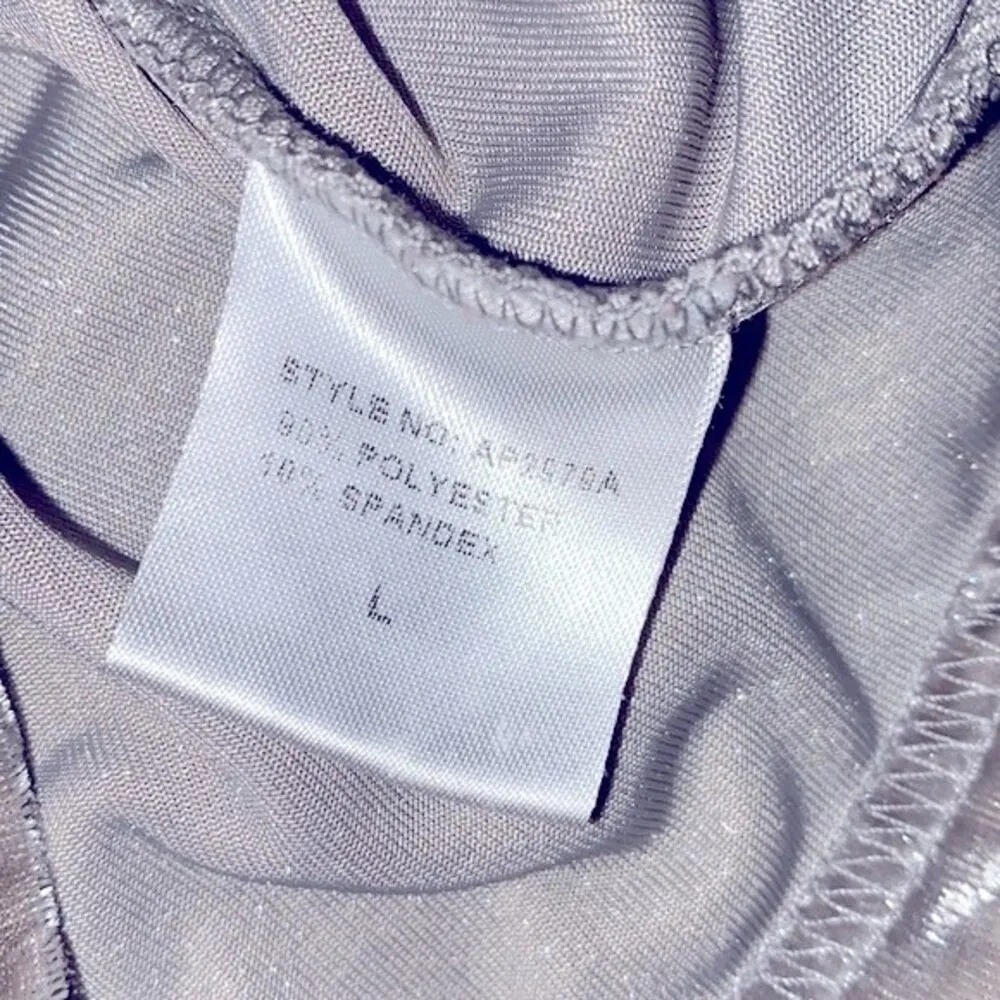 Rehab tan crushed velvet romper size large - Image 6