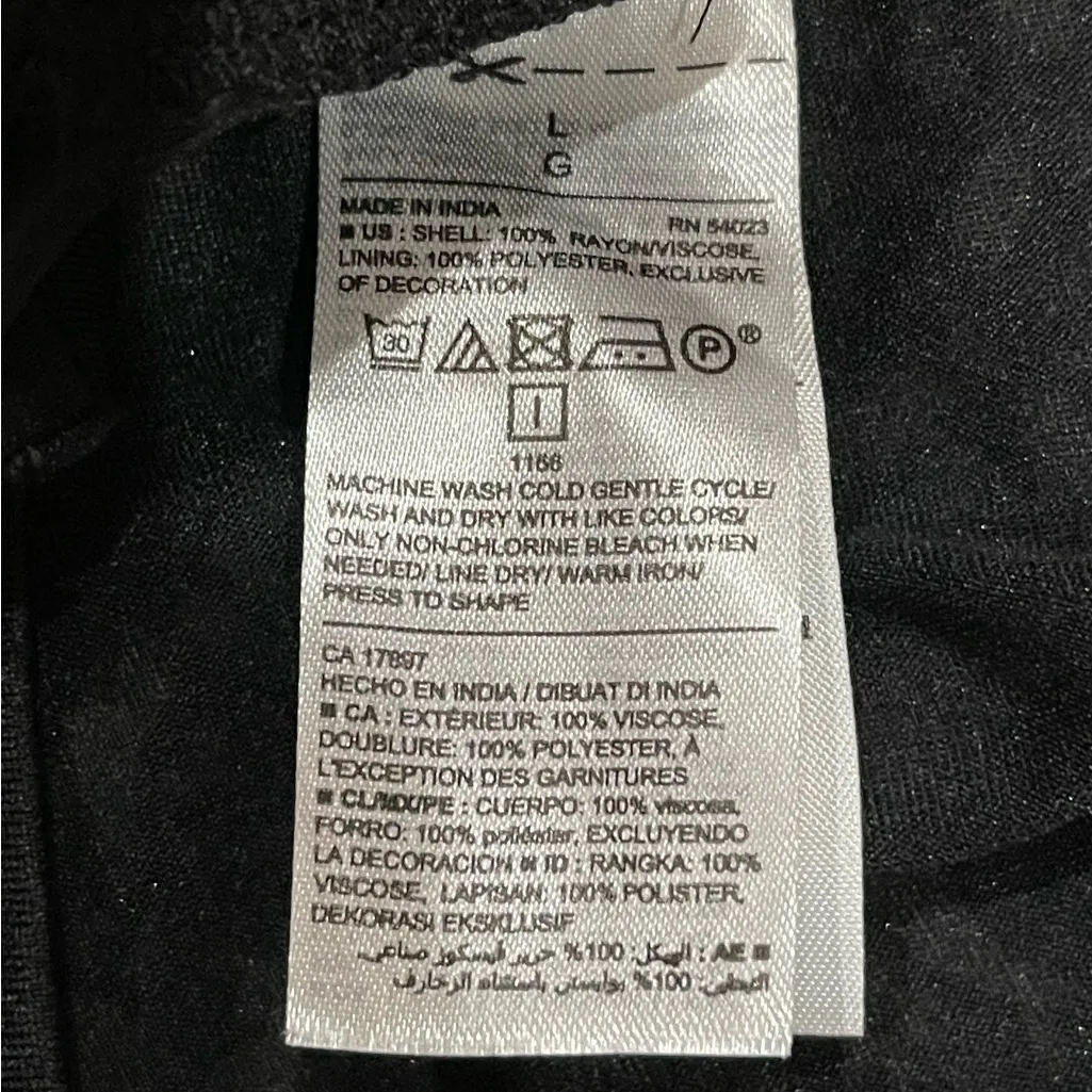 Old Navy Black and White Floral Top - Image 12