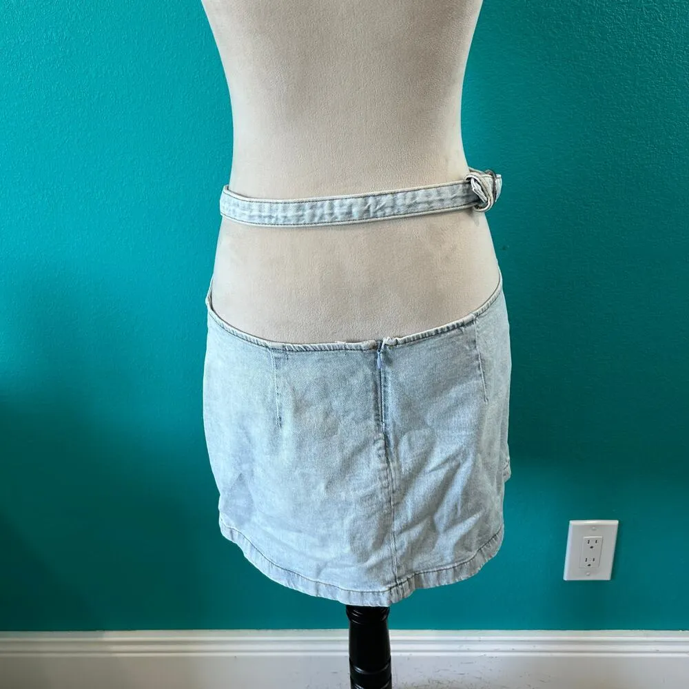 NWT We Wore What Denim Cut out Skirt Light Wash Blue Mini Chic Size M - Image 5