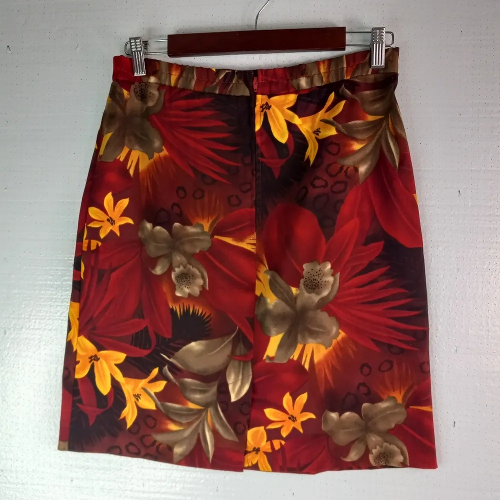 John Roberts 8 Tropical Floral Red and Yellow Aloha Pencil Mini Skirt Vintage - Image 5
