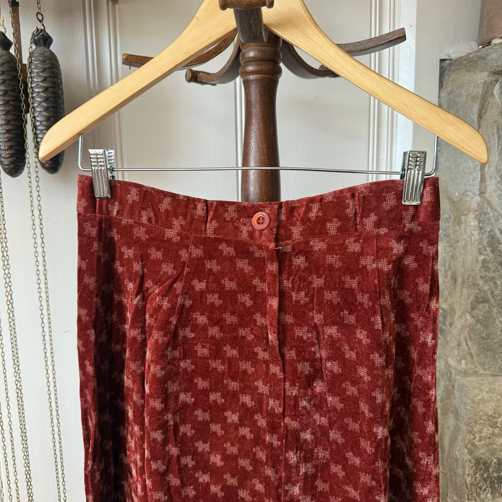 1970s Velvet Scottie Dog Print Aline Red Vintage Maxi Skirt Size 8 - Image 5
