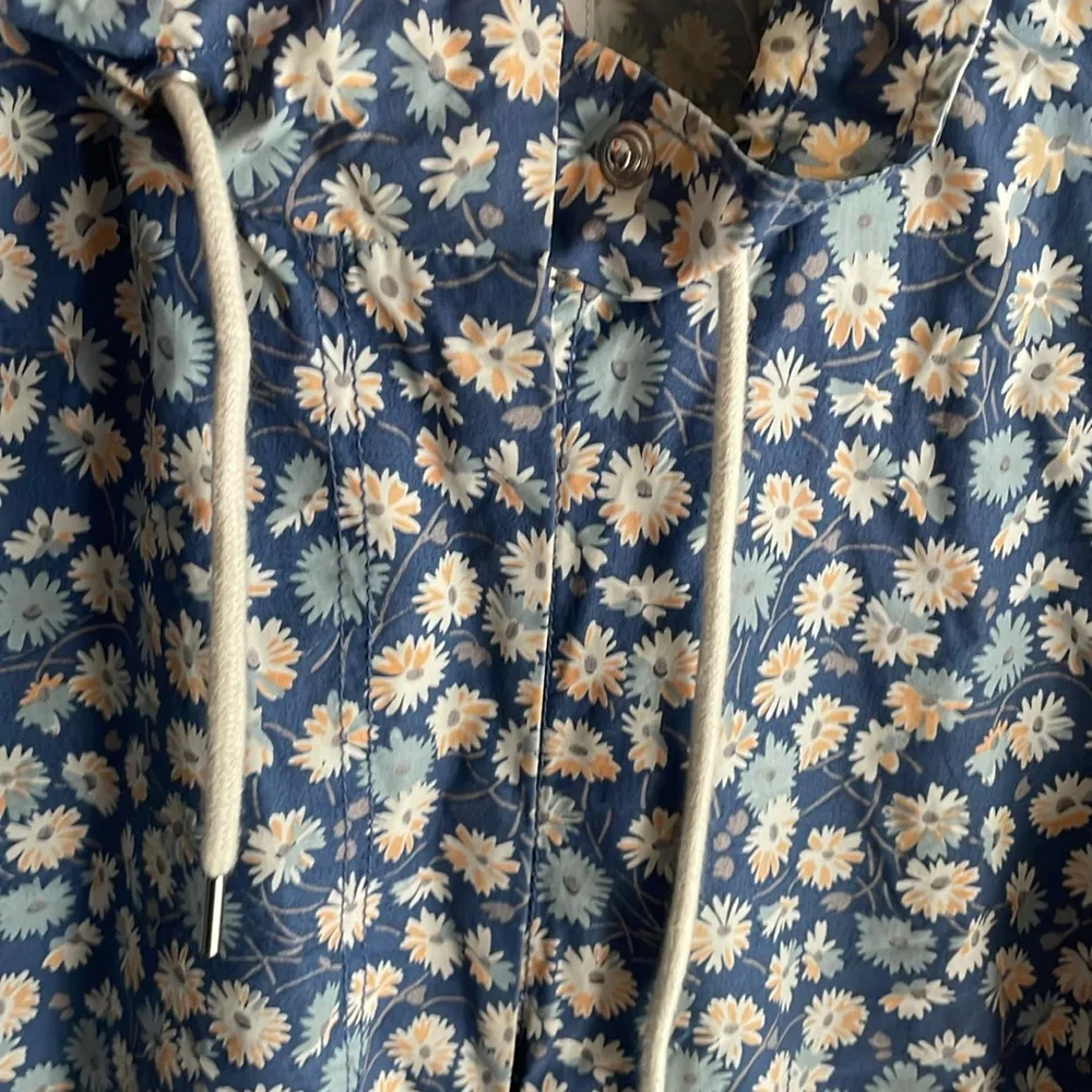 Madewell Ruffle-Neck Anorak Raincoat in French Floral - Image 11