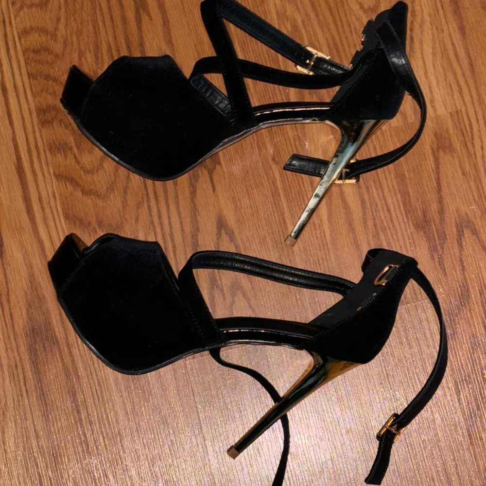 Women's Gold High Heel Platform Fashion Elegant Trendy Versatile Sandal Size 9 - Image 2