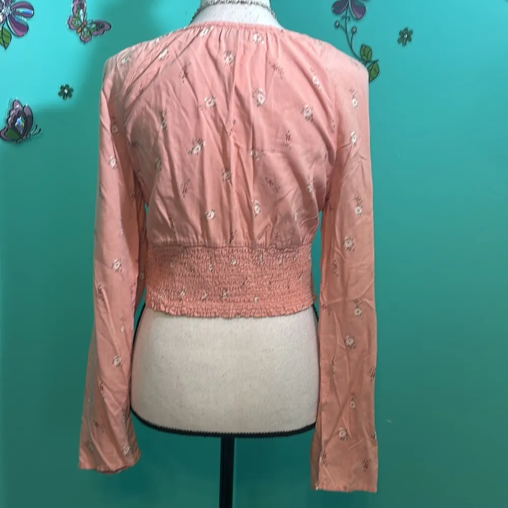 Hollister Floral Print Long Sleeve Cropped Blouse Elastic Waist Size S EUC - Image 5