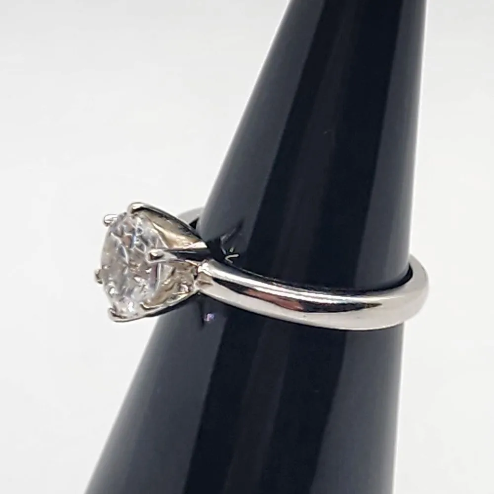 Sterling Silver Cubic Zirconia Solitaire Ring (4.75) Silver - Image 4