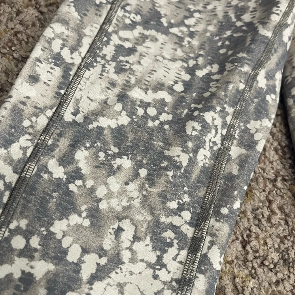 Lululemon Invigorate High-Rise Crop 23" Gritstone White Opal Multi size 6 - Image 5