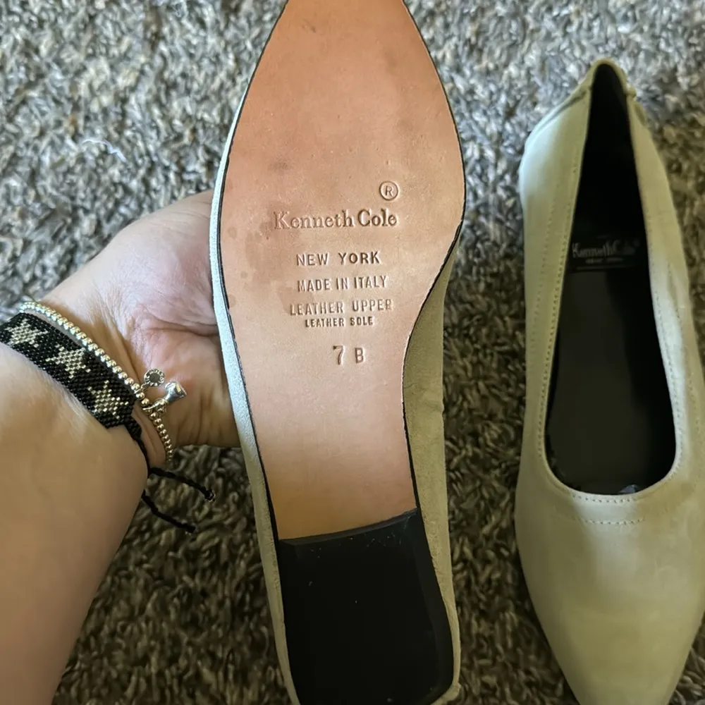flats size 7 leather - Image 2
