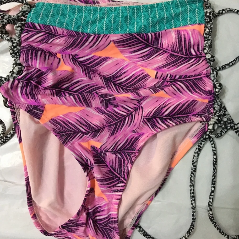 Hula Honey Junior Medium Pink Swimsuit Set M NWT - Image 3