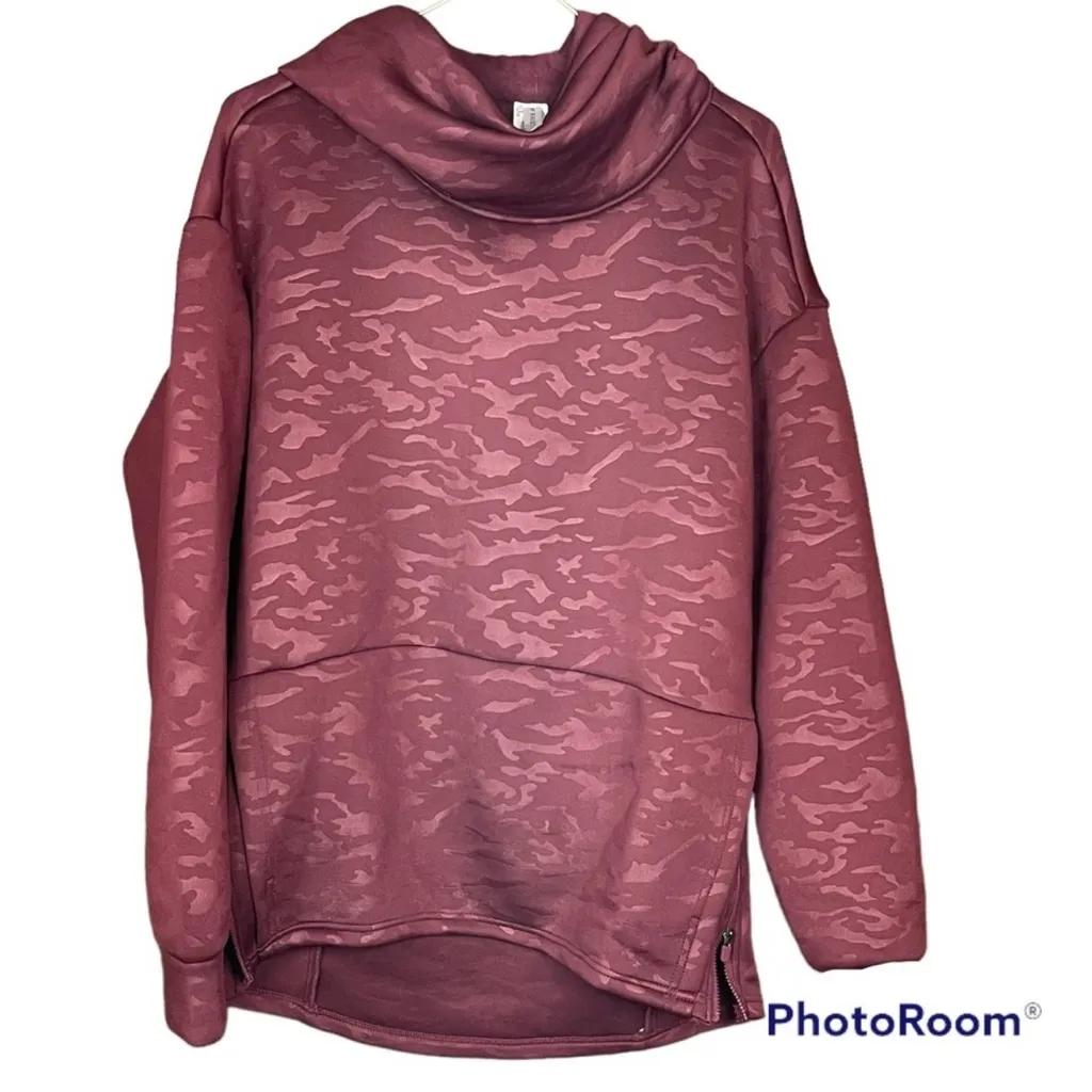 Fabletics Black Cherry Camo Lotta Cocoon Hoodie II Size Small - Image 3
