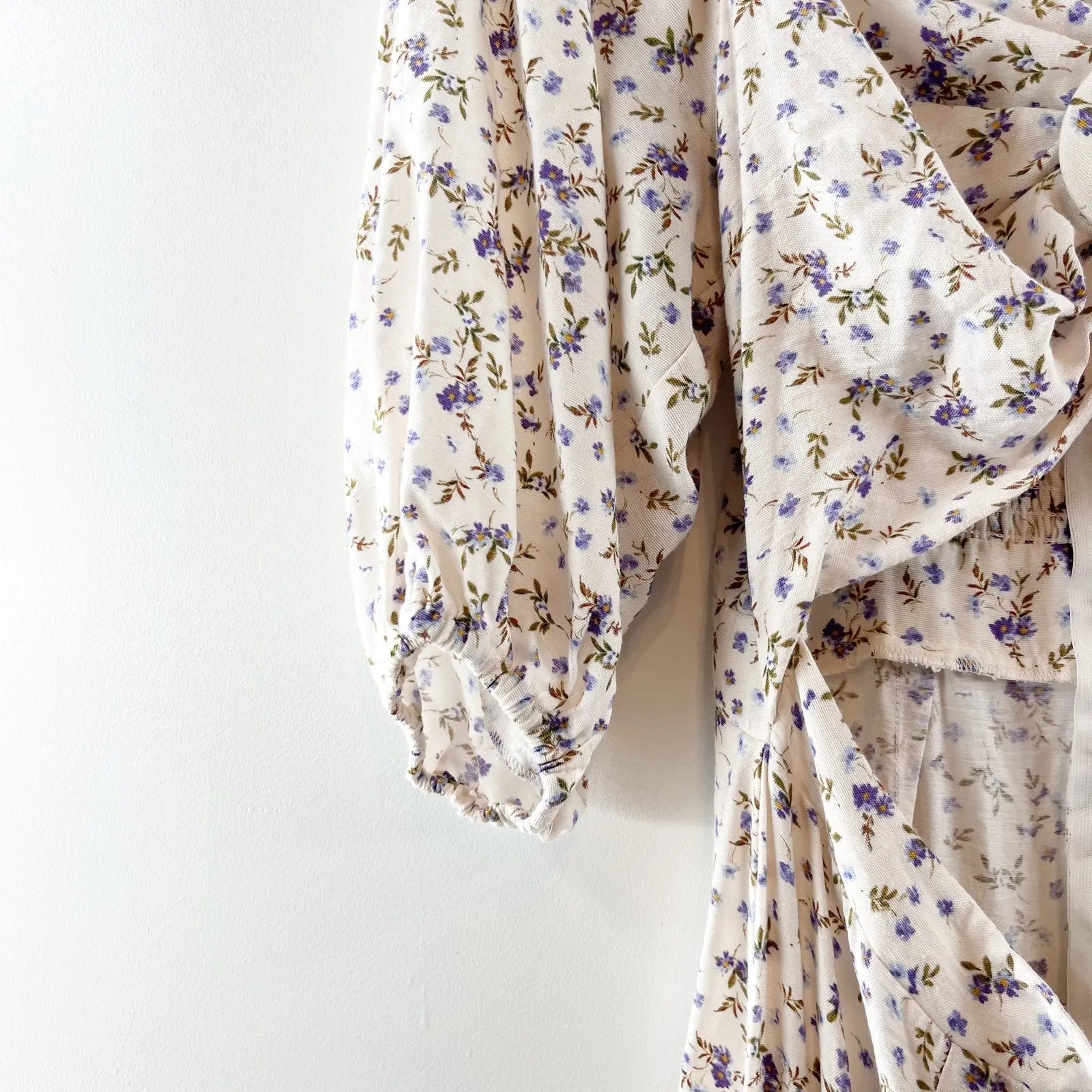 MINKPINK Hailey Floral Puff Sleeve Cutout Midi Dress White Purple XL - Image 13