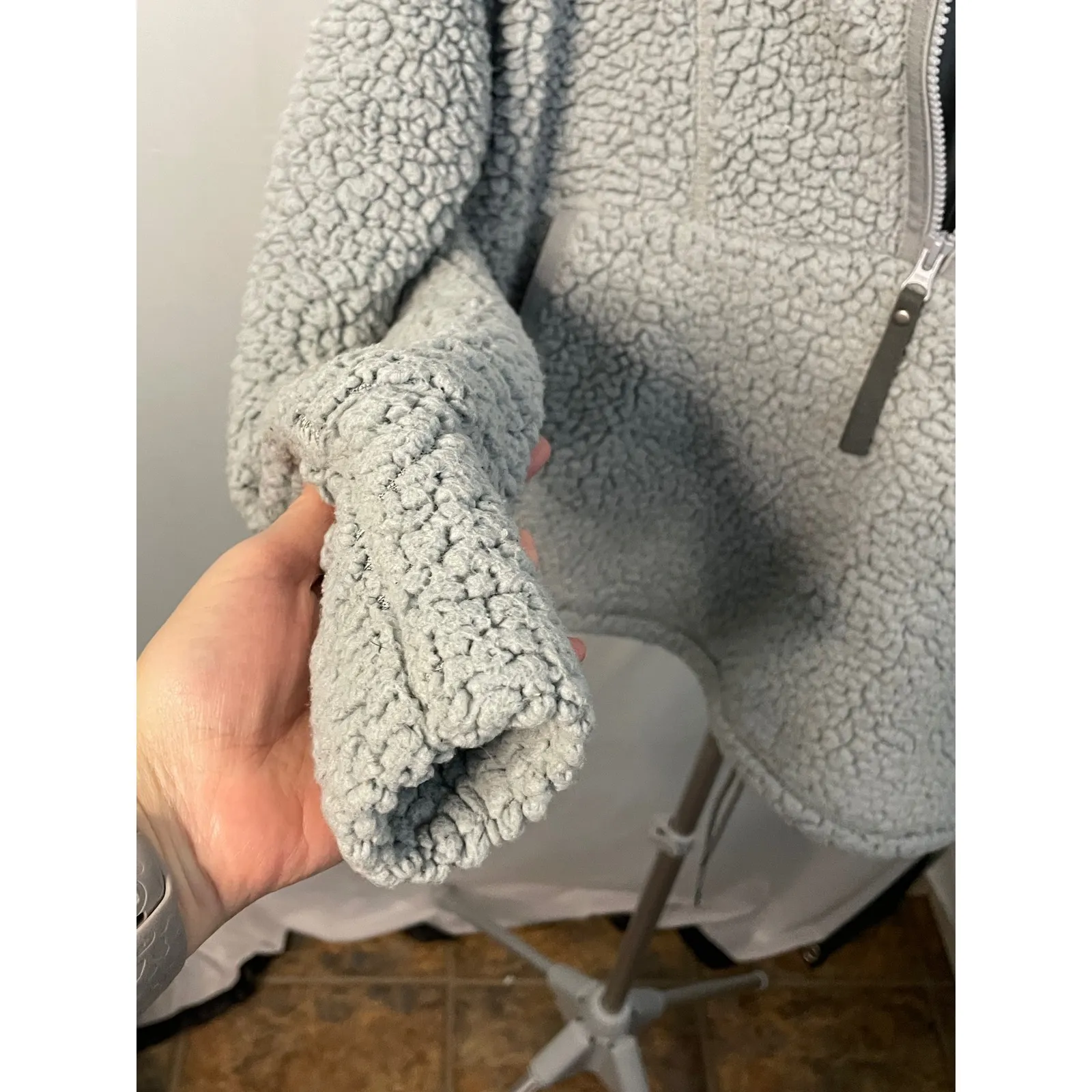 prAna Women's XS Gray Fuzzy Fleece Sherpa Pullover Hoodie Quarter Zip - Image 8