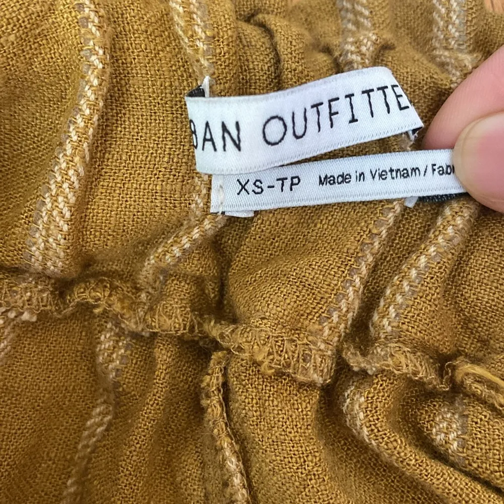 Urban Outfitters Paper Bag Shorts. Size XS. NWOT - Image 3