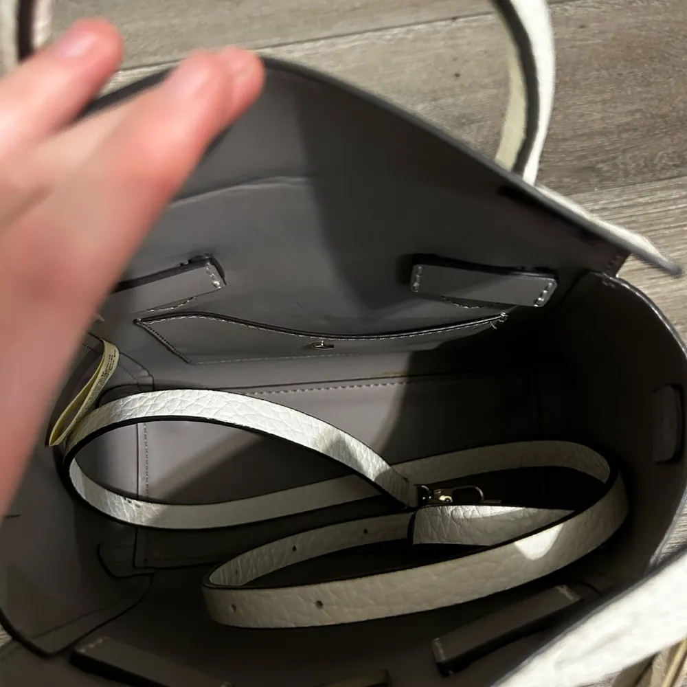 Kate Spade NY White Carter Street Kylie Satchel Crossbody Handbag Pocketbook - Image 6