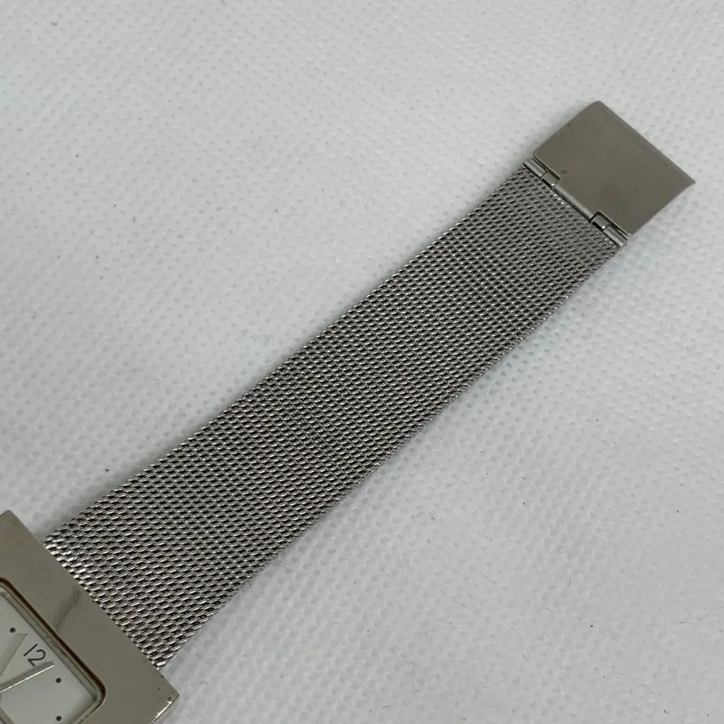 Yves Rocher watch women silver tone 25mm square case quartz stainless running - Image 5