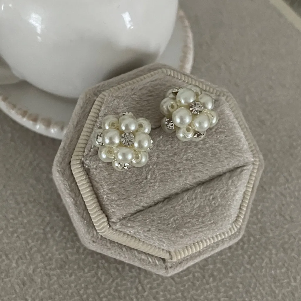 Pearl cluster studs - Image 3