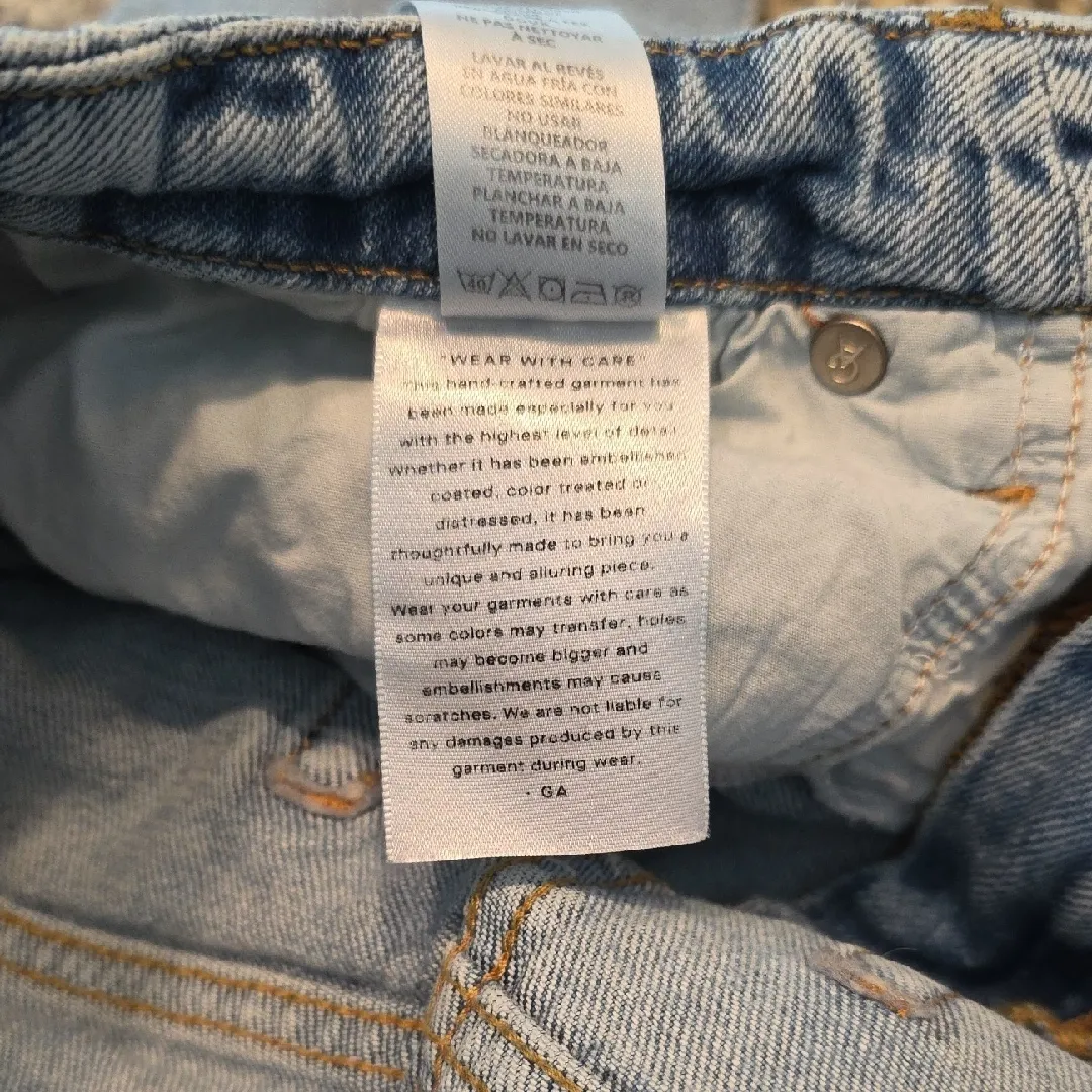 Good American Jeans Good Boy Straight Leg Cropped Frayed Hem - Image 9