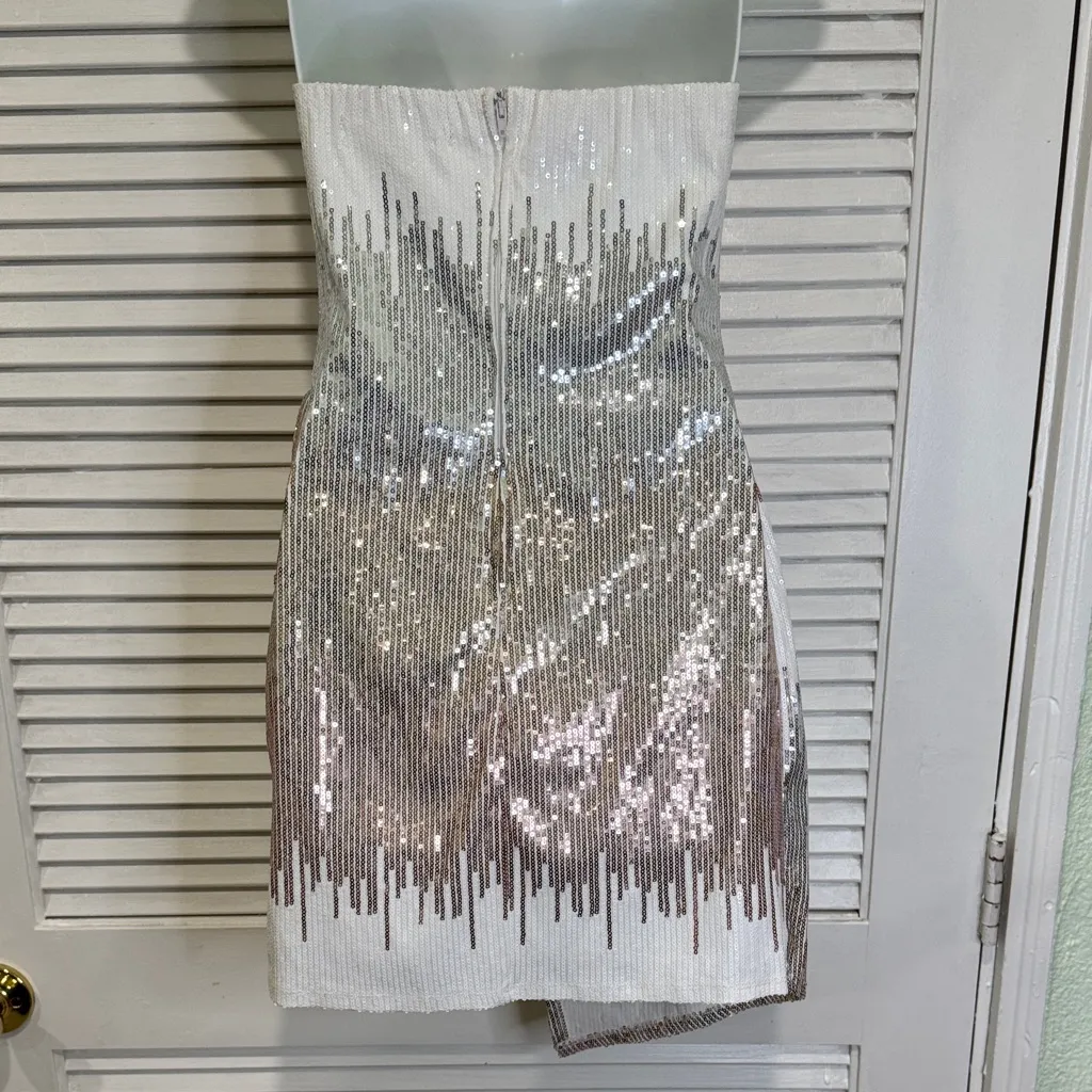 Elegant Strapless Sequin Mini Dress Silver Size M - Image 4