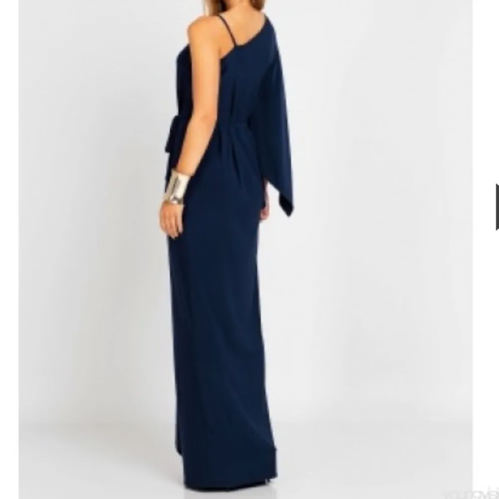 *NEW* KINIKISS | Gala Maxi Dress Size M - Image 3
